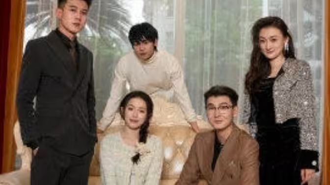 三个哥哥偏要宠我 第1-20集